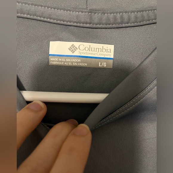 Ladies Columbia shirt - Picture 3 of 3